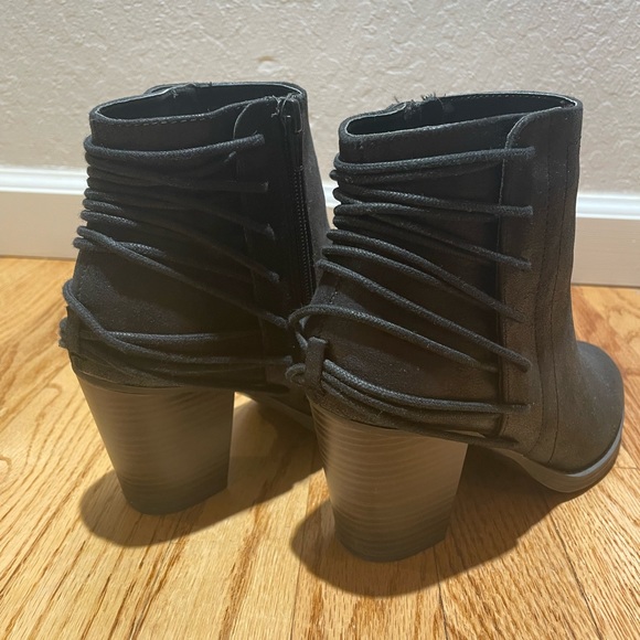 Candie’s Booties - Picture 2 of 6